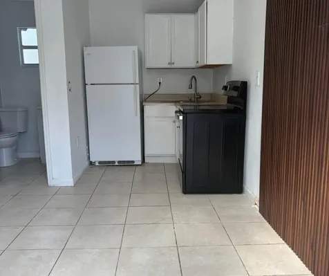 136 N 24th Avenue Hollywood FL 33020