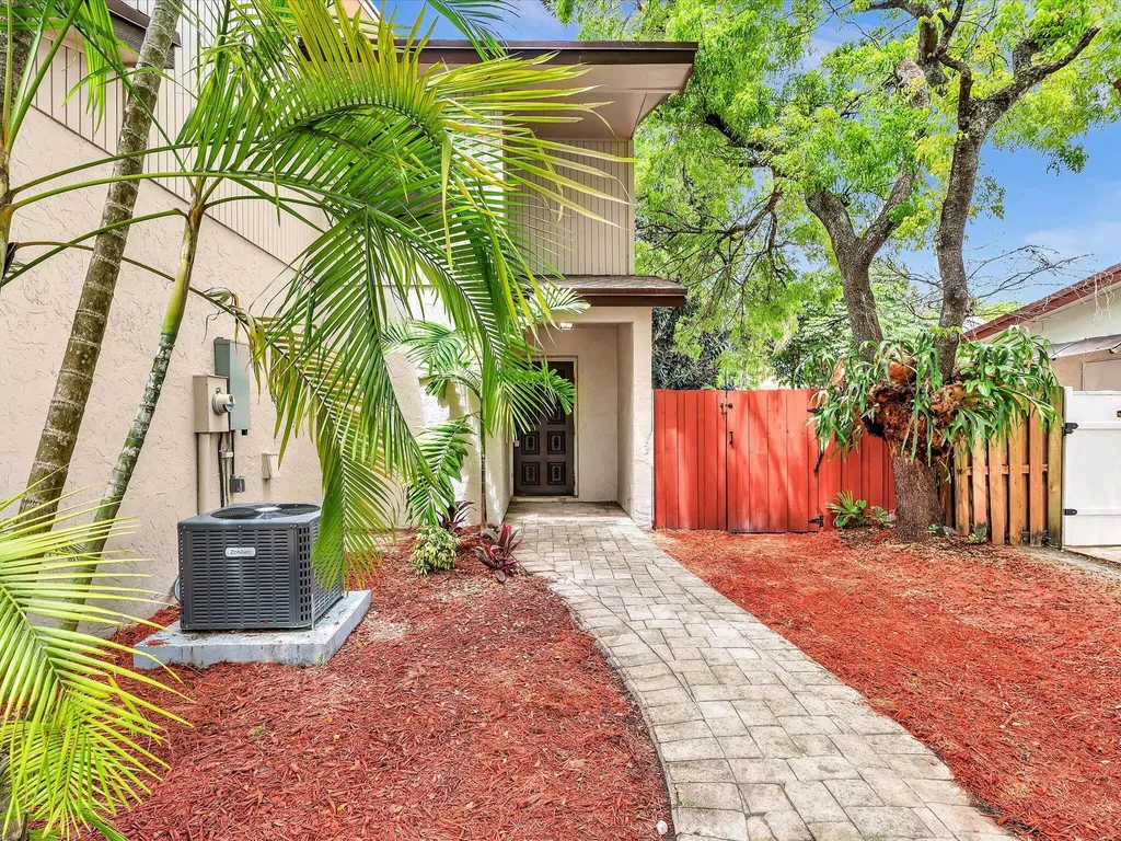 3841 Farragut Street Hollywood FL 33021