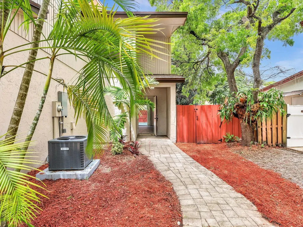 3841 Farragut Street Hollywood FL 33021