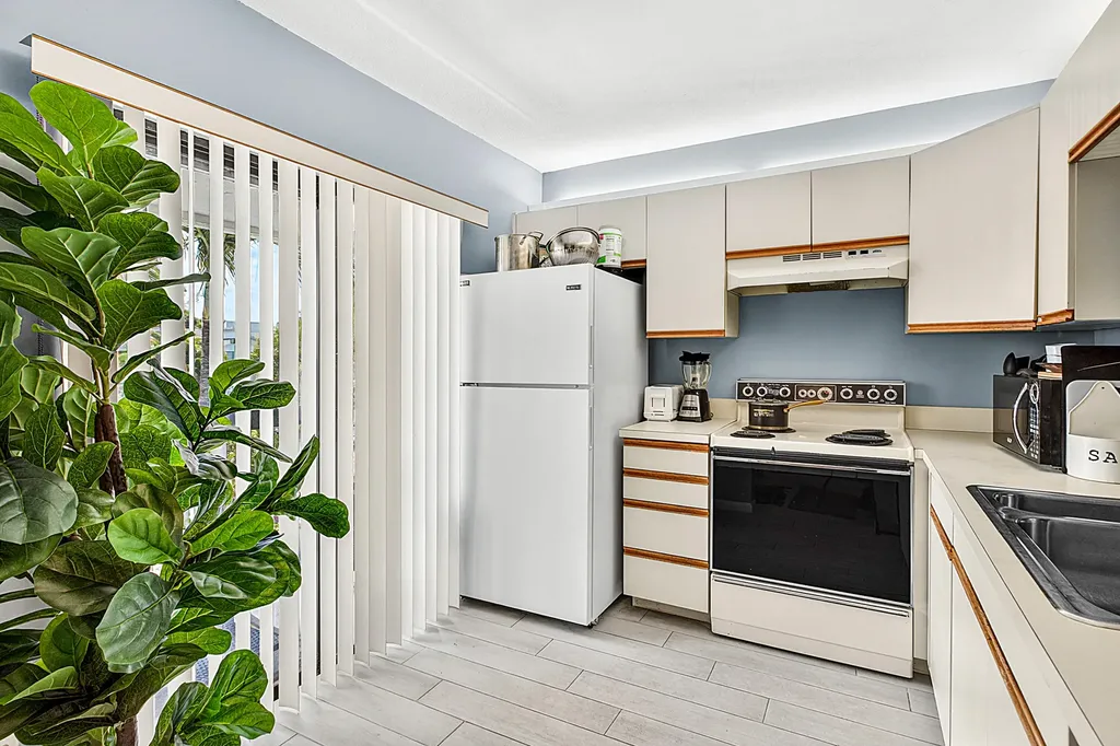 1405 S Federal Highway Delray Beach FL 33483