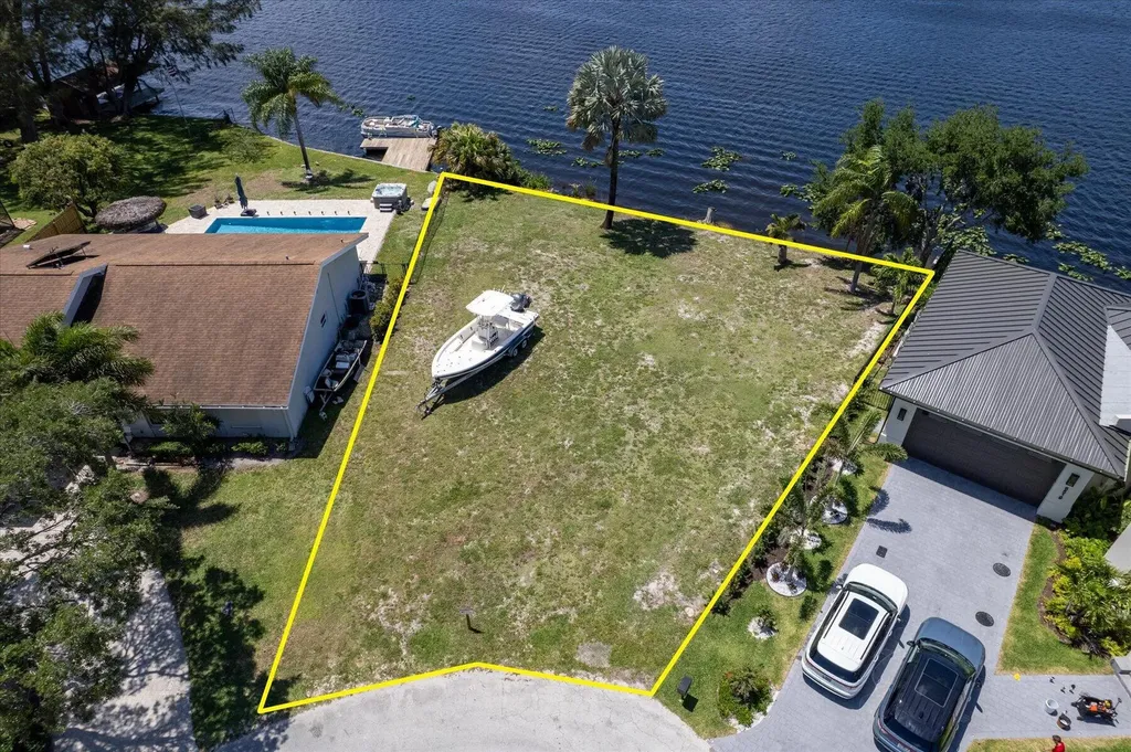 6535 Paul Mar Drive Lake Worth FL 33462