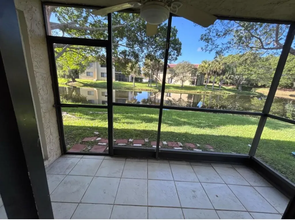 235 Lakeview Drive Weston FL 33326