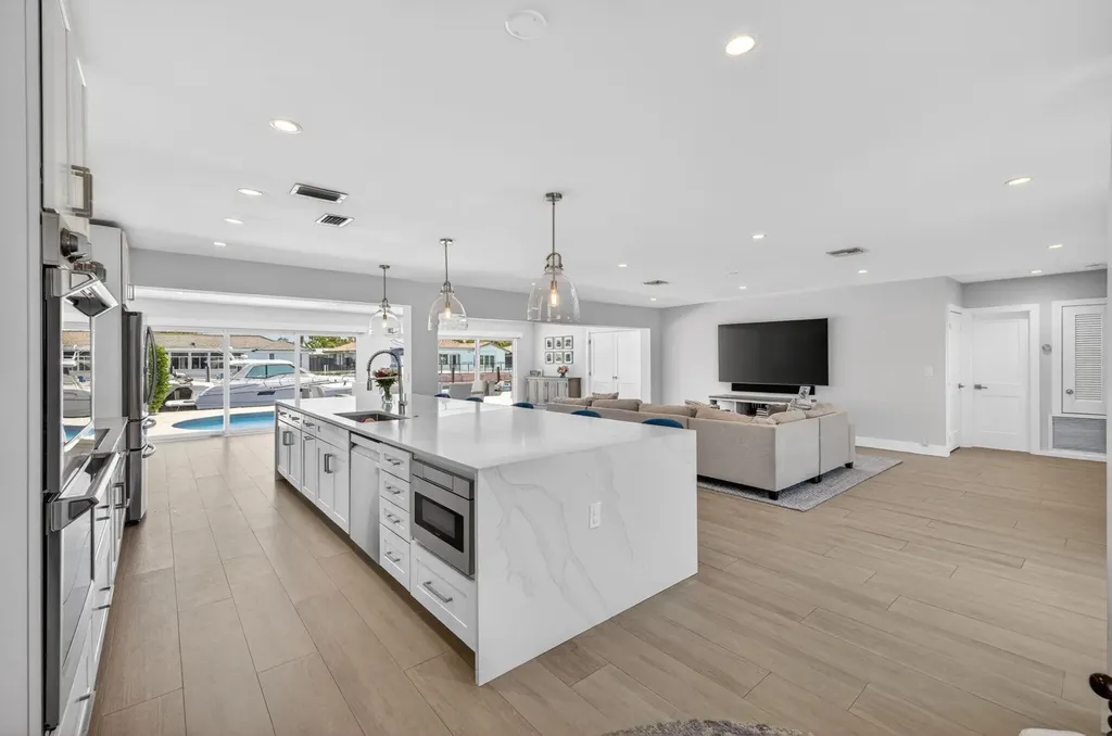 4460 NE 26th Avenue Lighthouse Point FL 33064