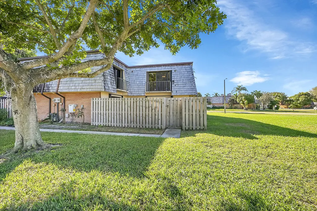 128 Lake Arbor Drive Palm Springs FL 33461