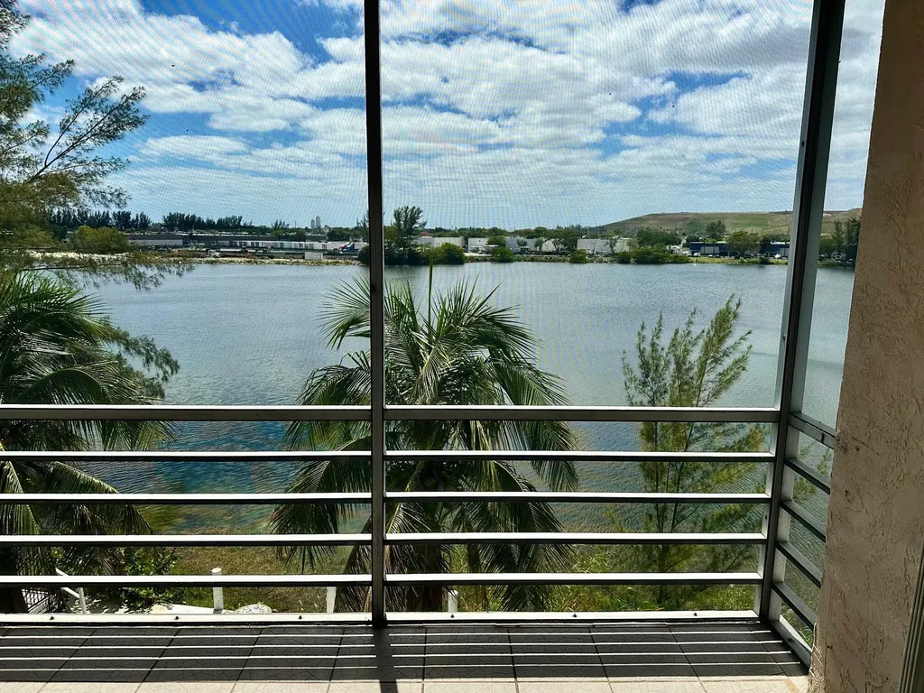 4311 Crystal Lake Drive Deerfield Beach FL 33064