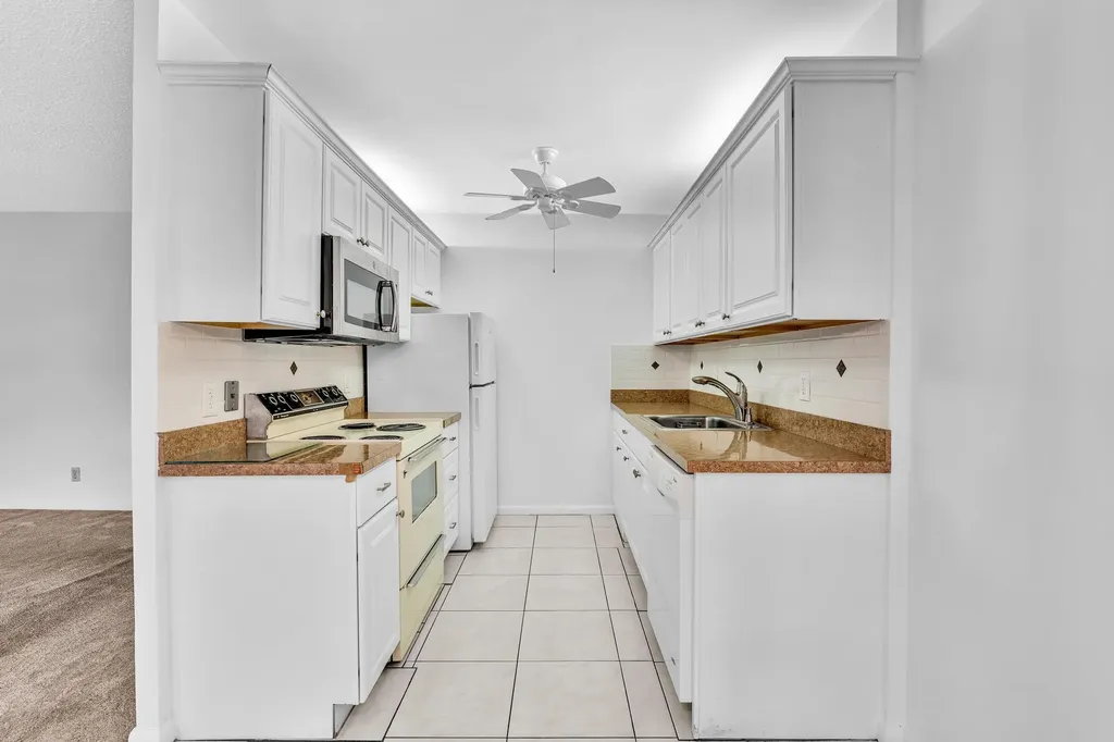 2066 Exeter D Boca Raton FL 33434
