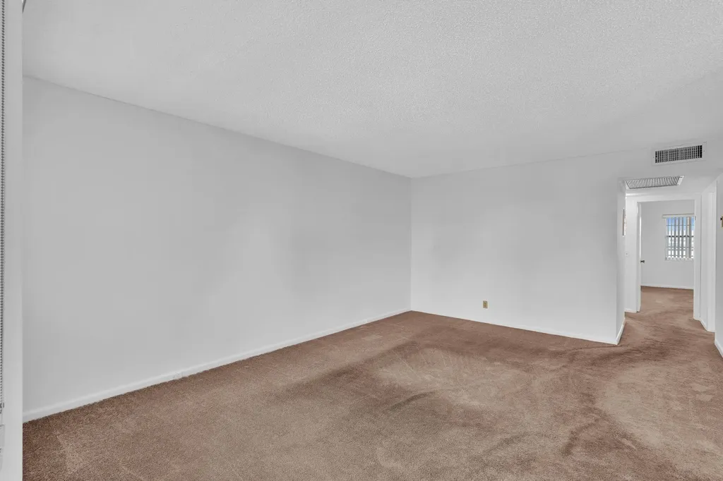 2066 Exeter D Boca Raton FL 33434