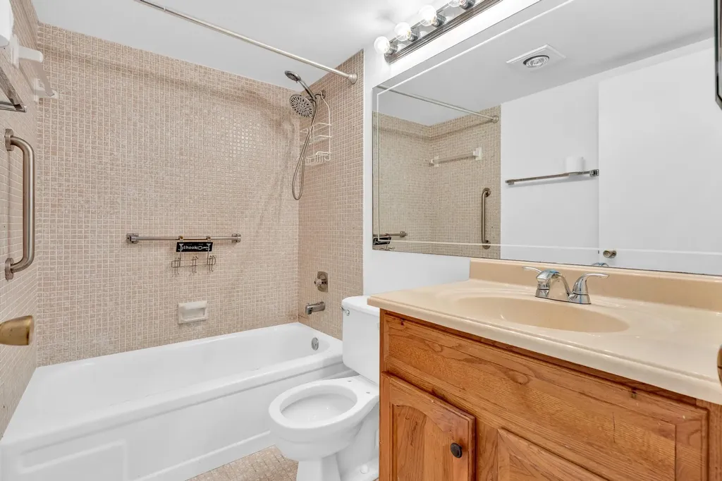 2066 Exeter D Boca Raton FL 33434