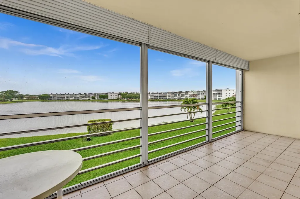 2066 Exeter D Boca Raton FL 33434