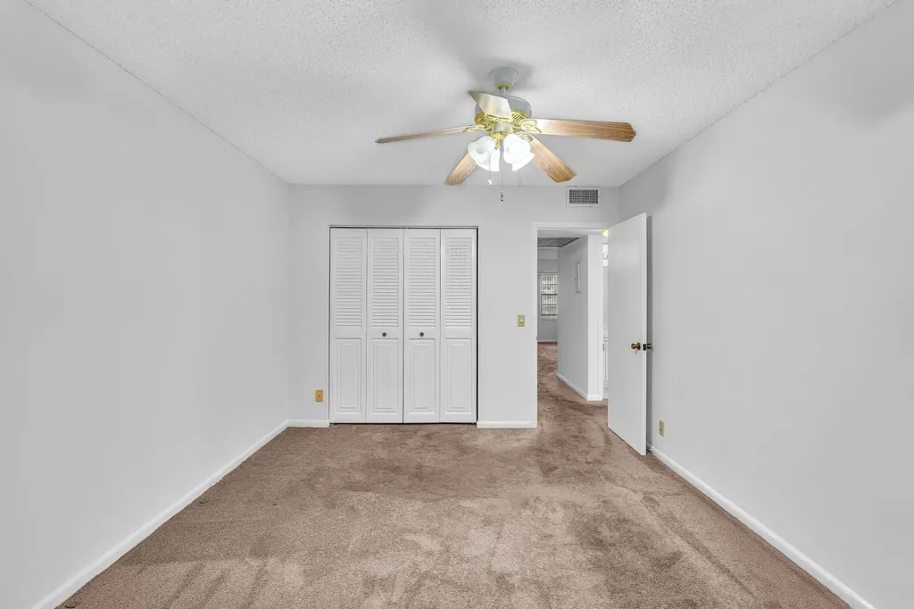 2066 Exeter D Boca Raton FL 33434