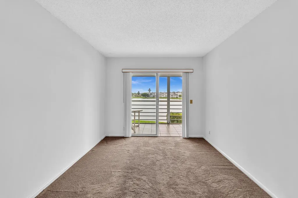 2066 Exeter D Boca Raton FL 33434