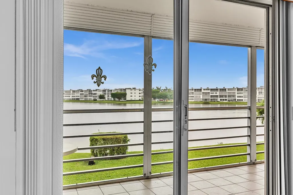 2066 Exeter D Boca Raton FL 33434