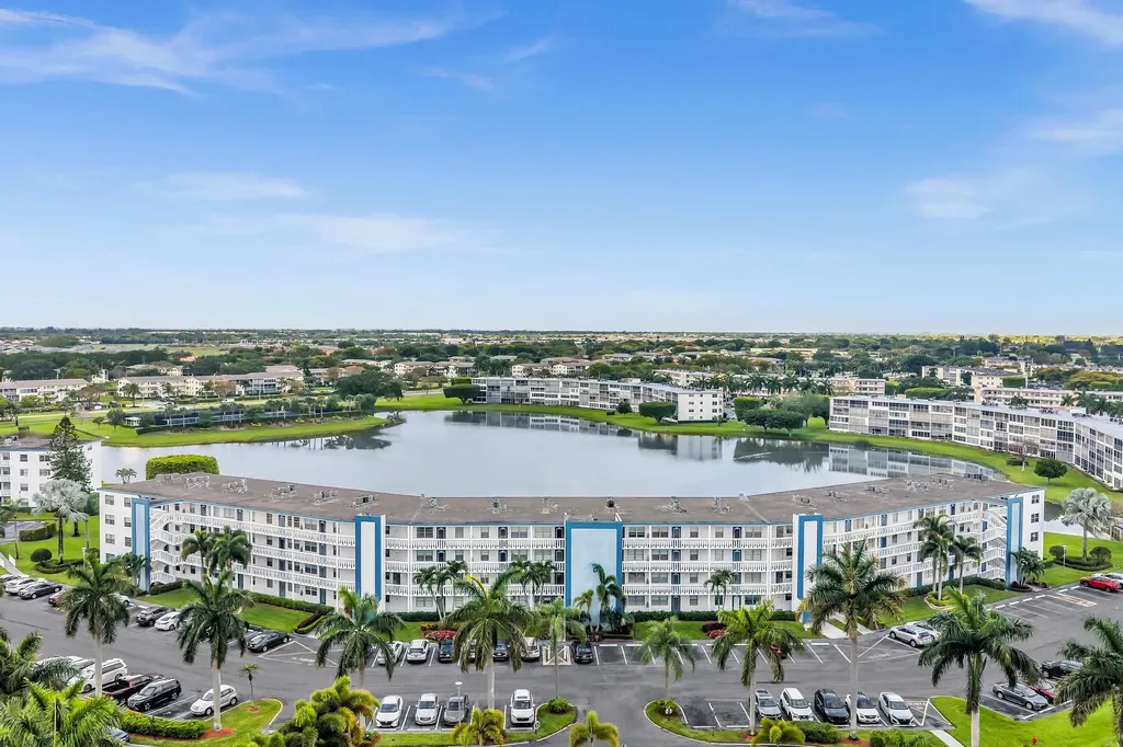 2066 Exeter D Boca Raton FL 33434
