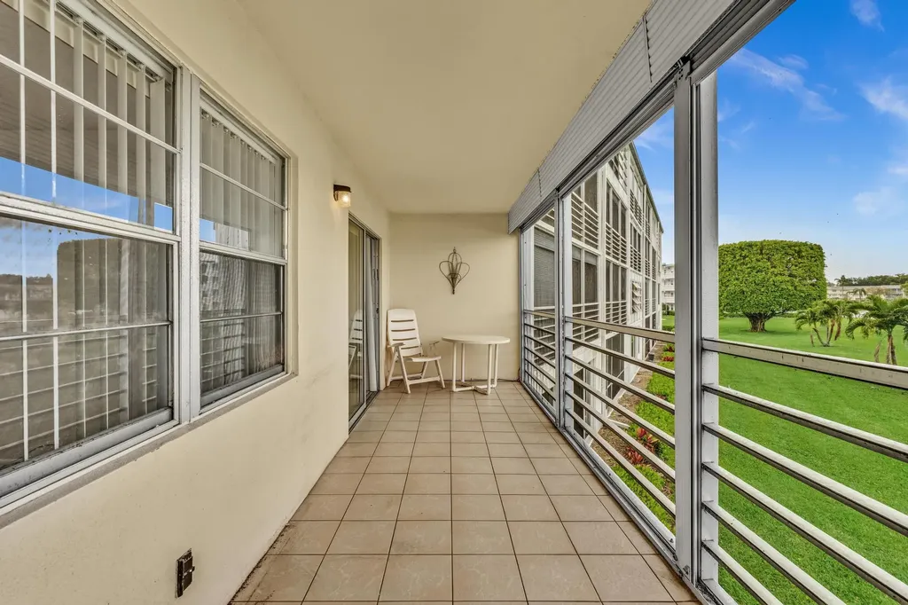 2066 Exeter D Boca Raton FL 33434