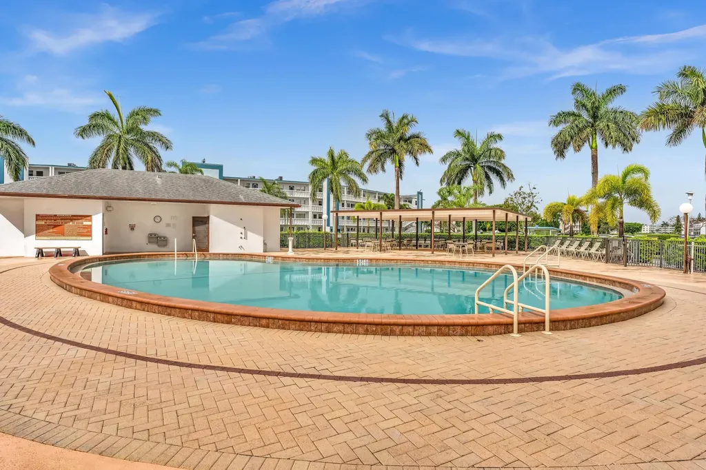 2066 Exeter D Boca Raton FL 33434