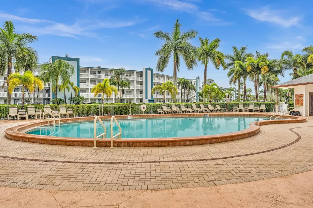 2066 Exeter D Boca Raton FL 33434