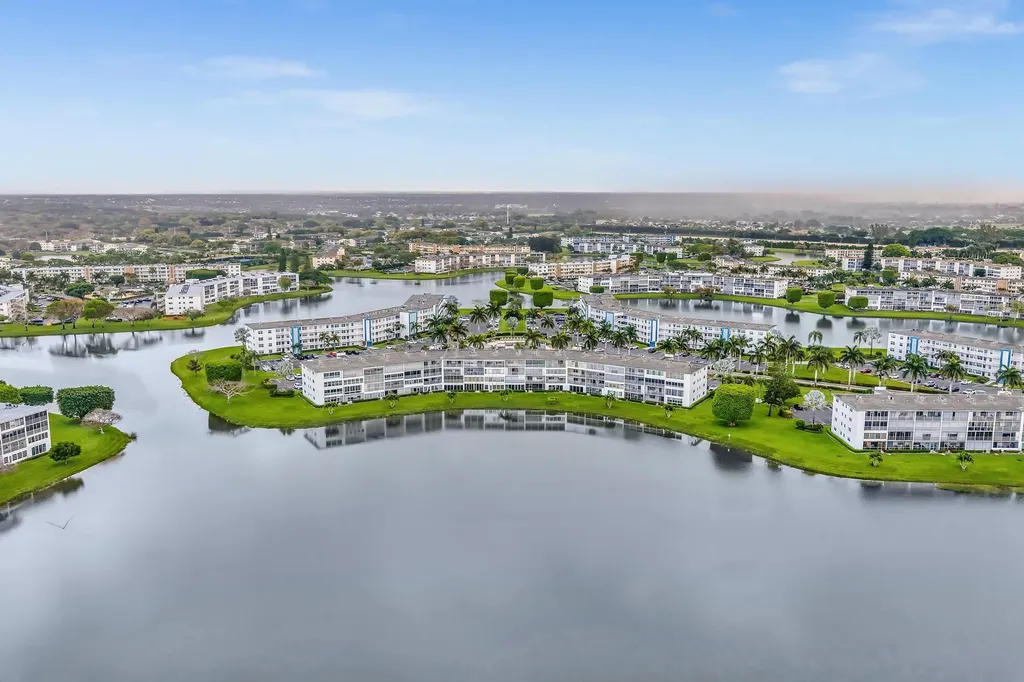 2066 Exeter D Boca Raton FL 33434