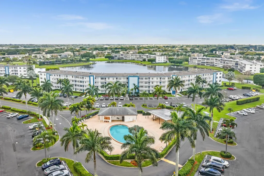 2066 Exeter D Boca Raton FL 33434