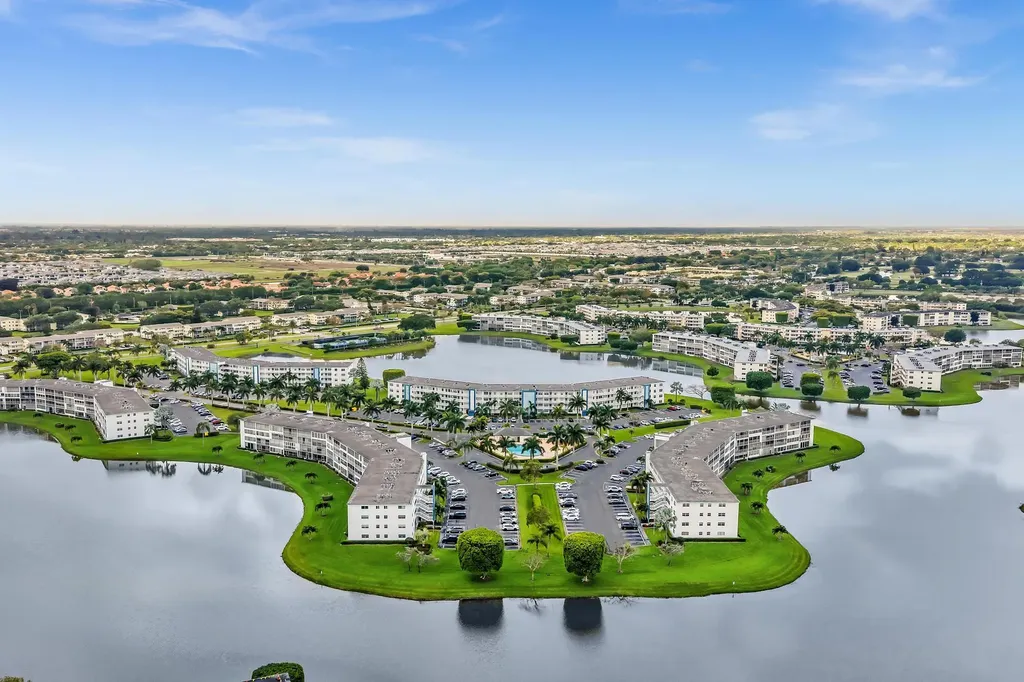 2066 Exeter D Boca Raton FL 33434