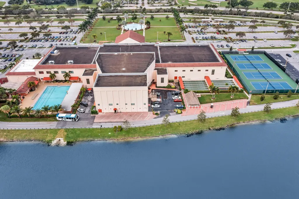 2066 Exeter D Boca Raton FL 33434