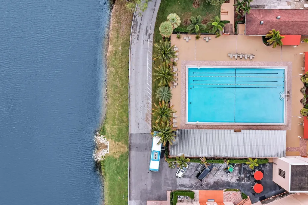2066 Exeter D Boca Raton FL 33434