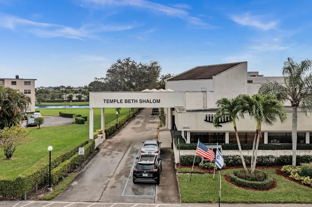 2066 Exeter D Boca Raton FL 33434