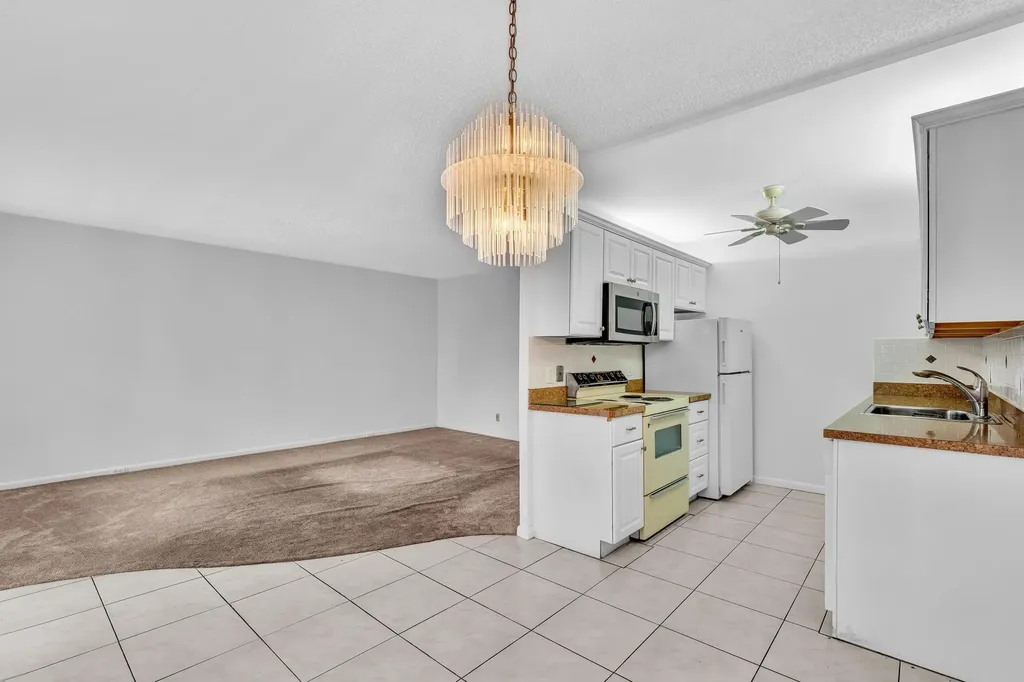 2066 Exeter D Boca Raton FL 33434