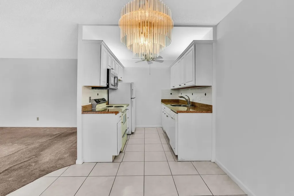 2066 Exeter D Boca Raton FL 33434
