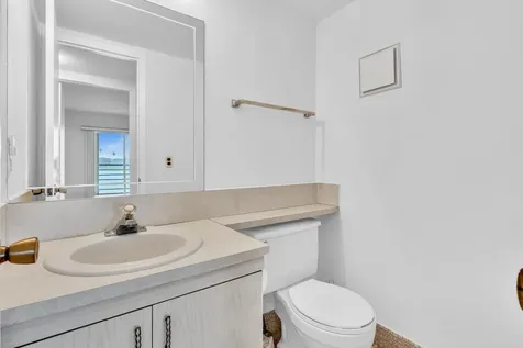 2066 Exeter D Boca Raton FL 33434