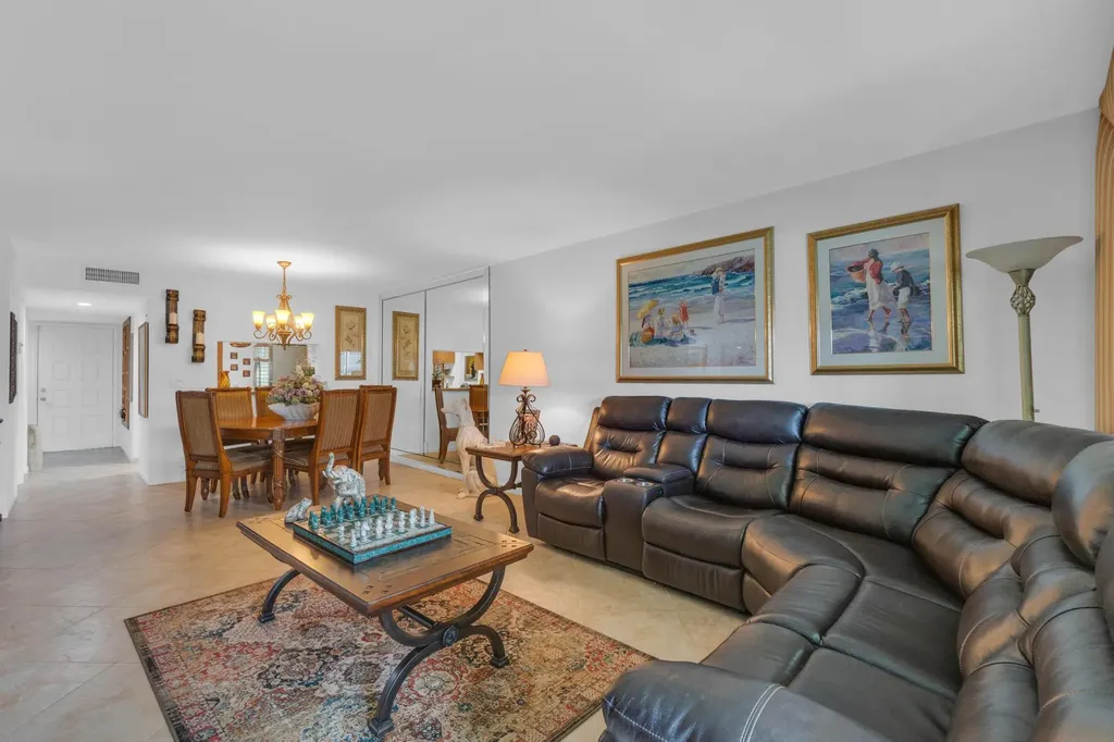 7351 Kinghurst Drive Delray Beach FL 33446