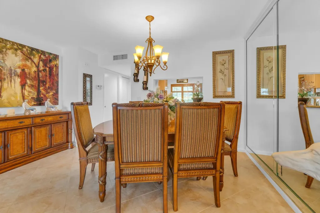 7351 Kinghurst Drive Delray Beach FL 33446