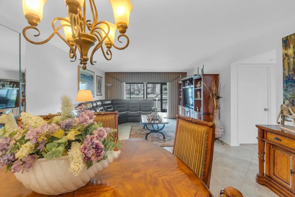 7351 Kinghurst Drive Delray Beach FL 33446