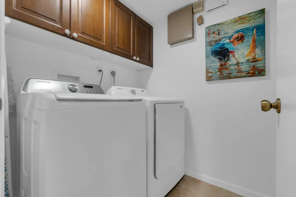 7351 Kinghurst Drive Delray Beach FL 33446
