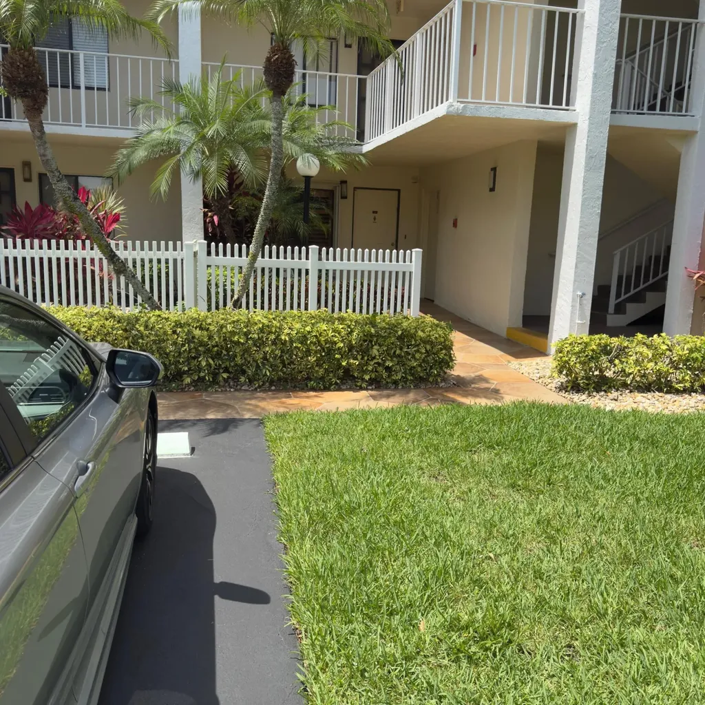 7351 Kinghurst Drive Delray Beach FL 33446