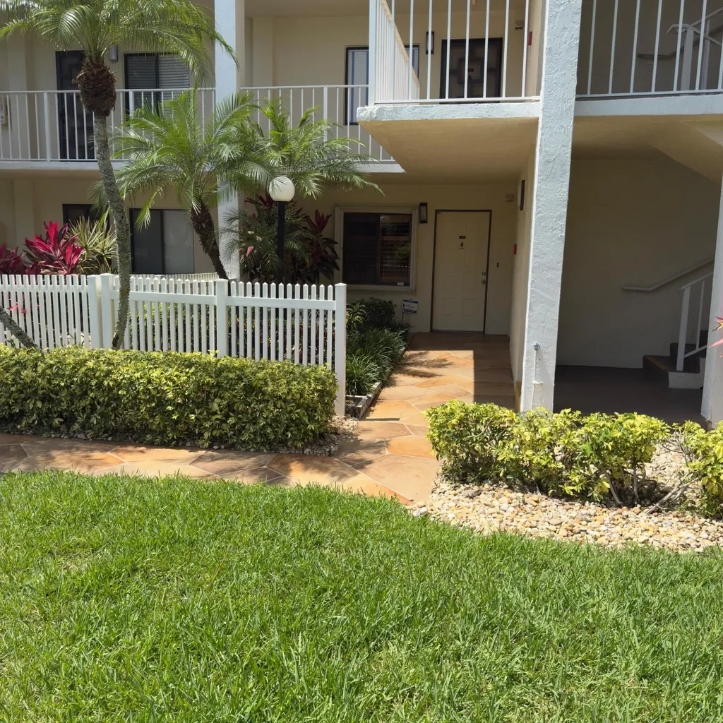 7351 Kinghurst Drive Delray Beach FL 33446