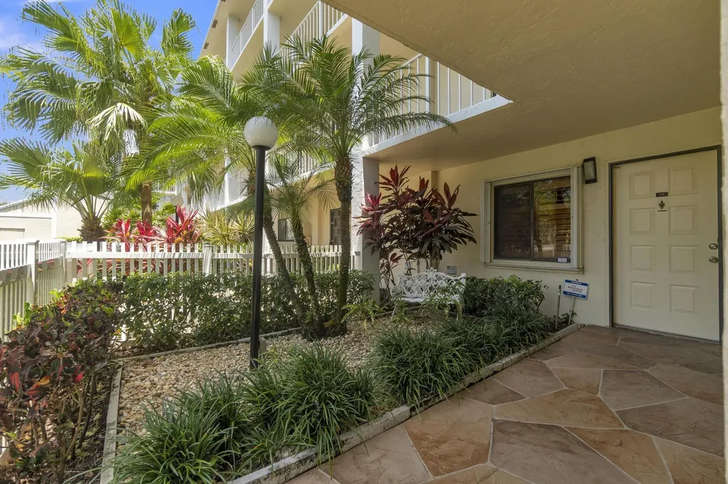 7351 Kinghurst Drive Delray Beach FL 33446