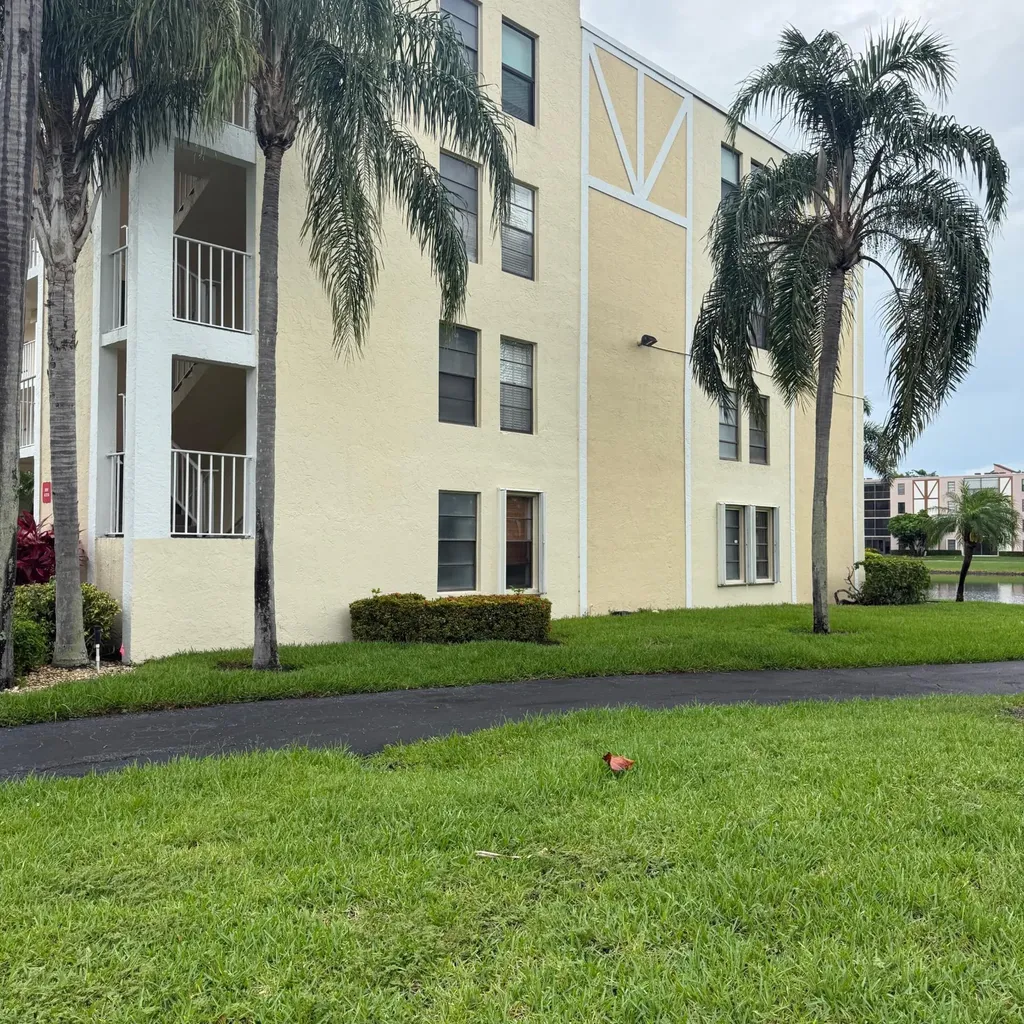 7351 Kinghurst Drive Delray Beach FL 33446