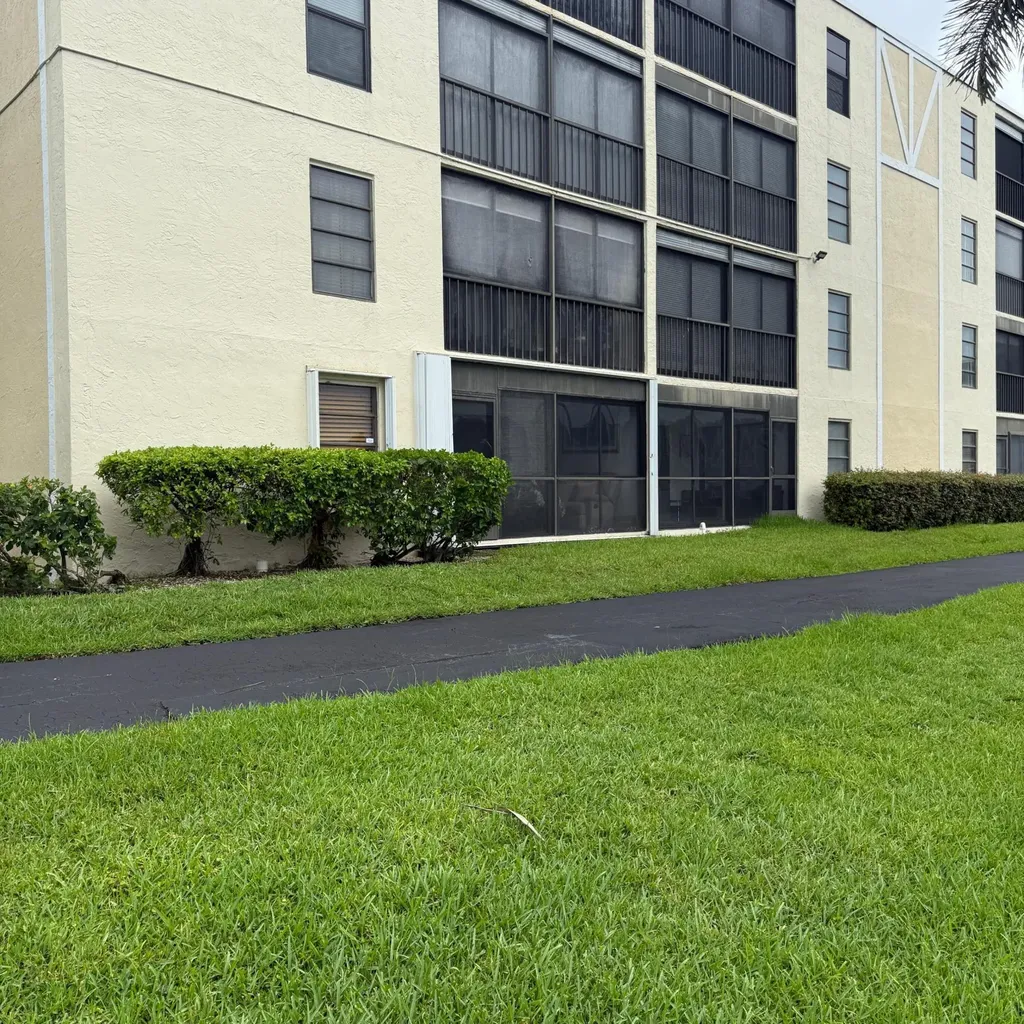 7351 Kinghurst Drive Delray Beach FL 33446