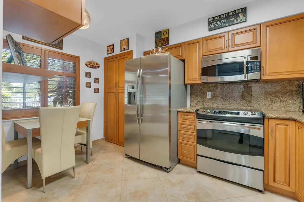 7351 Kinghurst Drive Delray Beach FL 33446