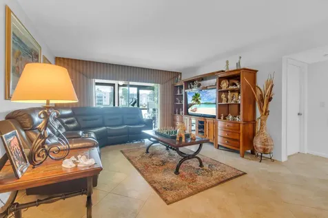 7351 Kinghurst Drive Delray Beach FL 33446