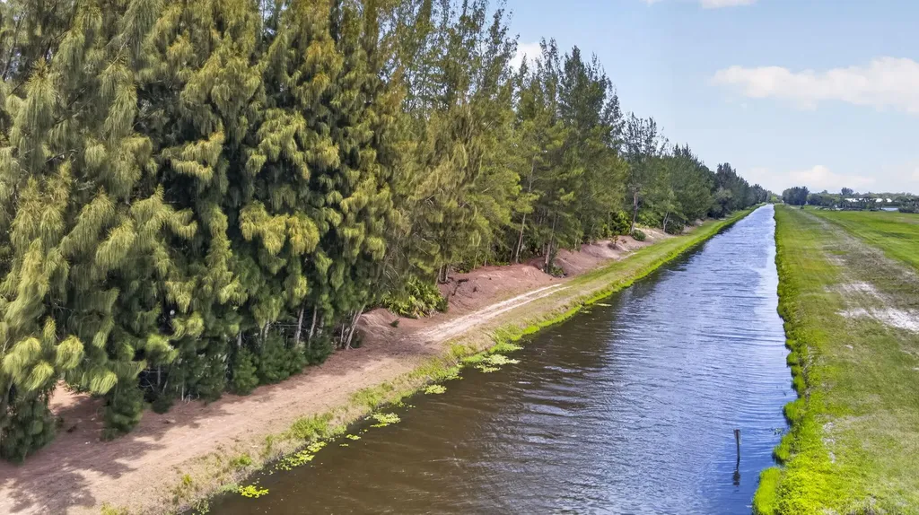 6045 Hall Boulevard The Acreage FL 33470