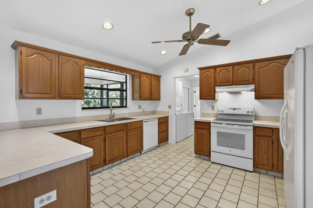 6045 Hall Boulevard The Acreage FL 33470