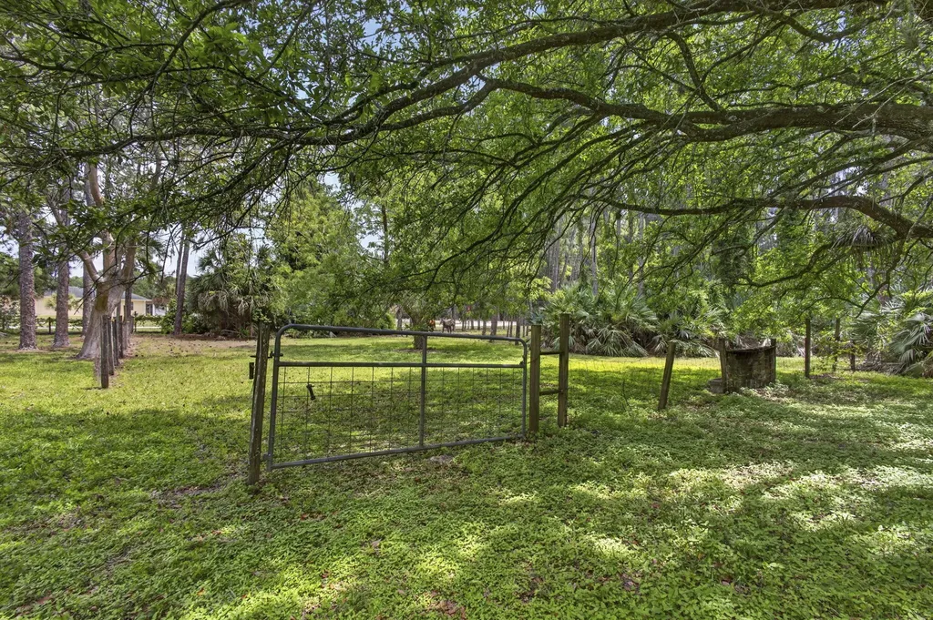 6045 Hall Boulevard The Acreage FL 33470
