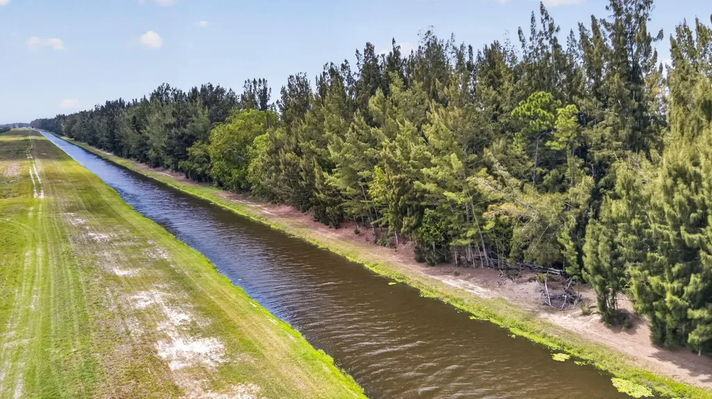 6045 Hall Boulevard The Acreage FL 33470