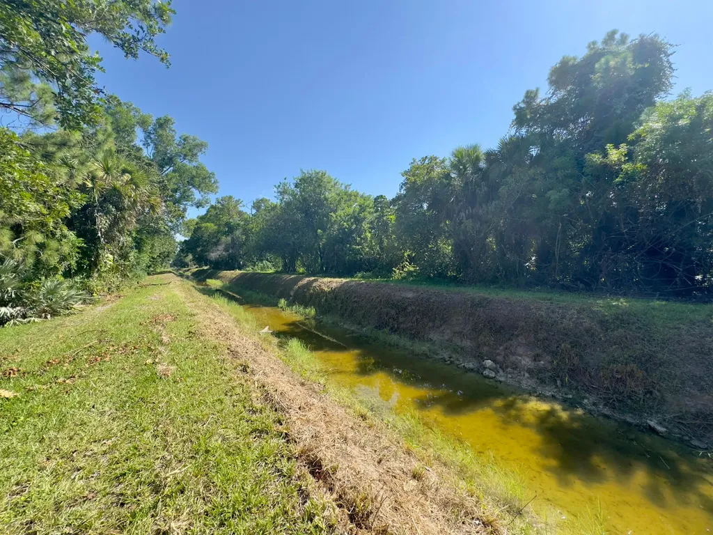 4901 N 129th Avenue Avenue N The Acreage FL 33411