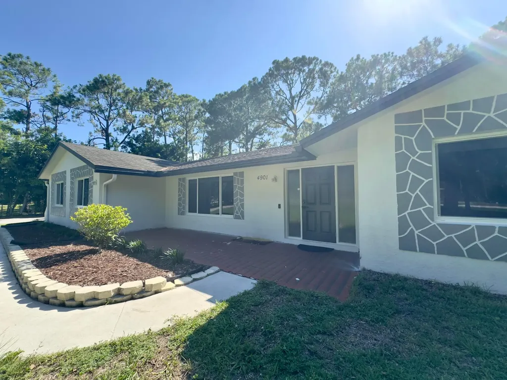 4901 N 129th Avenue Avenue N The Acreage FL 33411