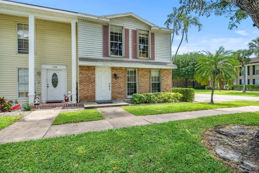 1626 Brier Patch Trail Wellington FL 33414
