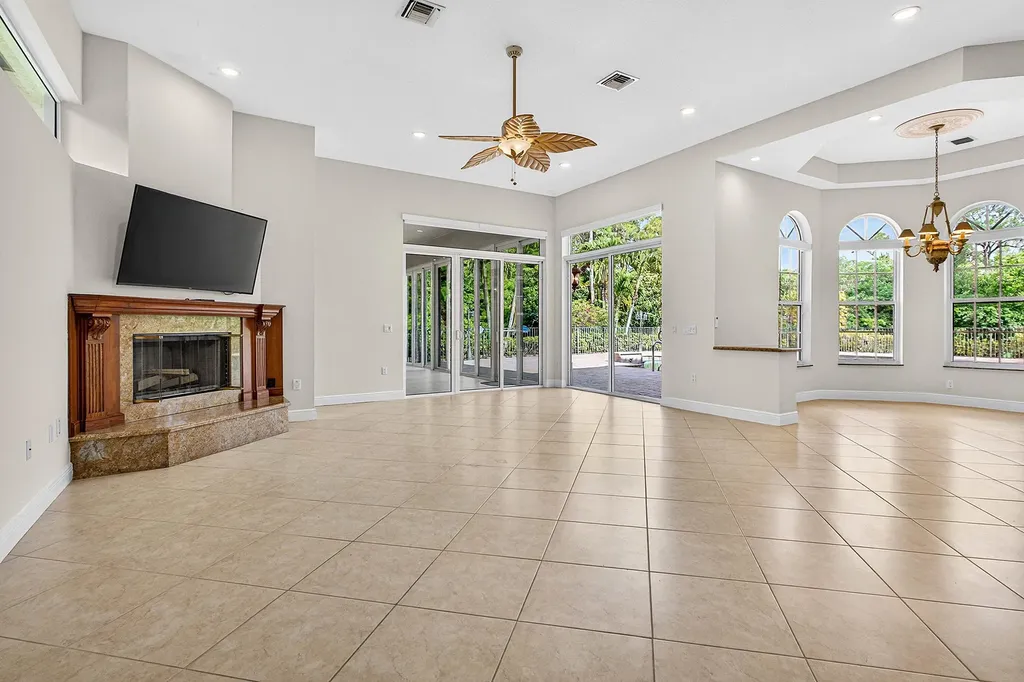 6071 NW 69th Way Parkland FL 33067
