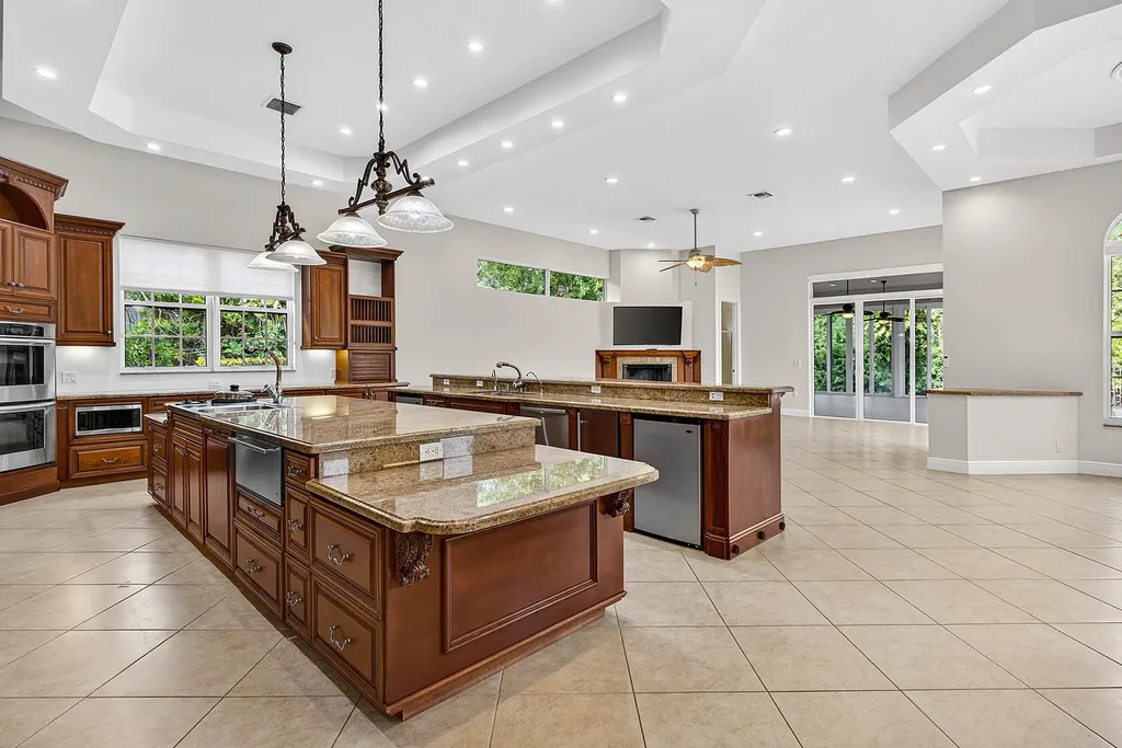 6071 NW 69th Way Parkland FL 33067