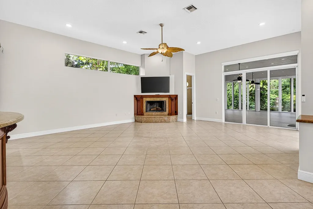 6071 NW 69th Way Parkland FL 33067